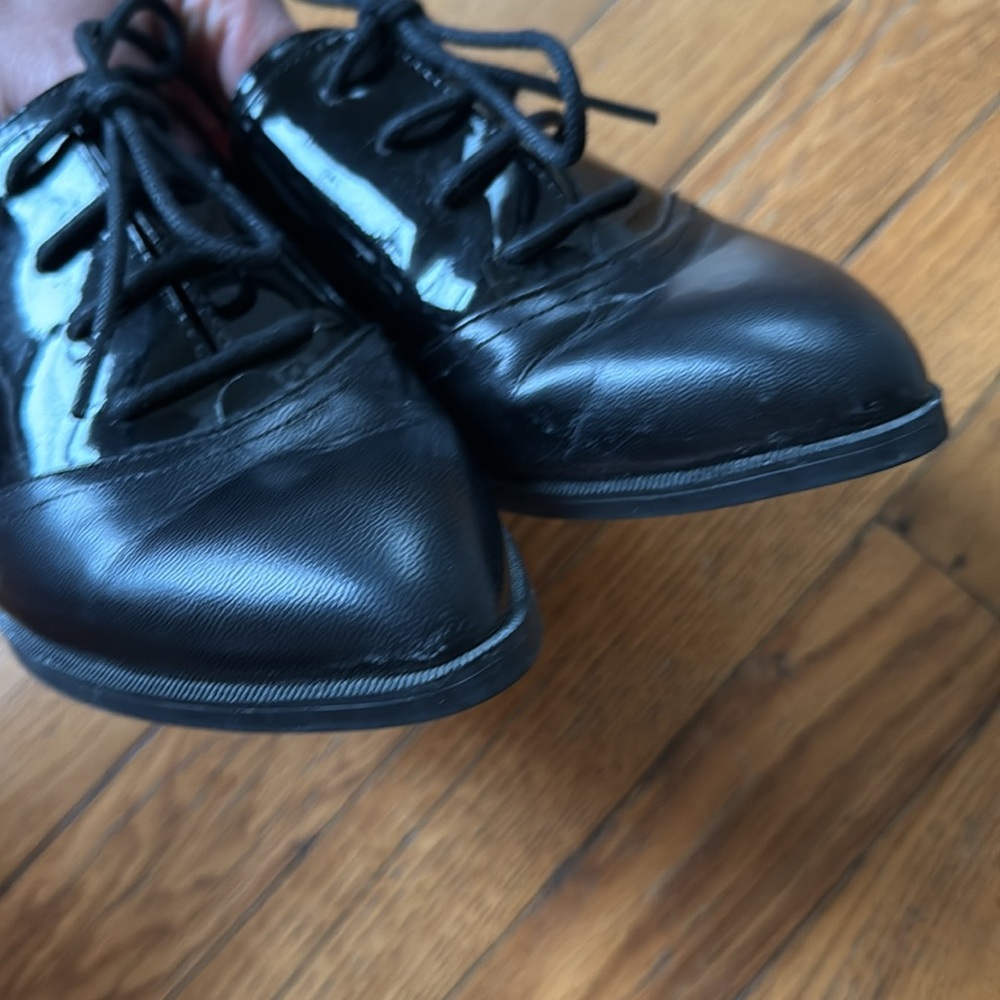 Nine West Black Flats with Elegant Cutout Details 6.5 - Picture 5 of 9